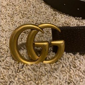 Dark brown Gucci belt